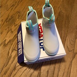 Women’s XTRATUF 6” Ankle Deck Boot - Gray and Green